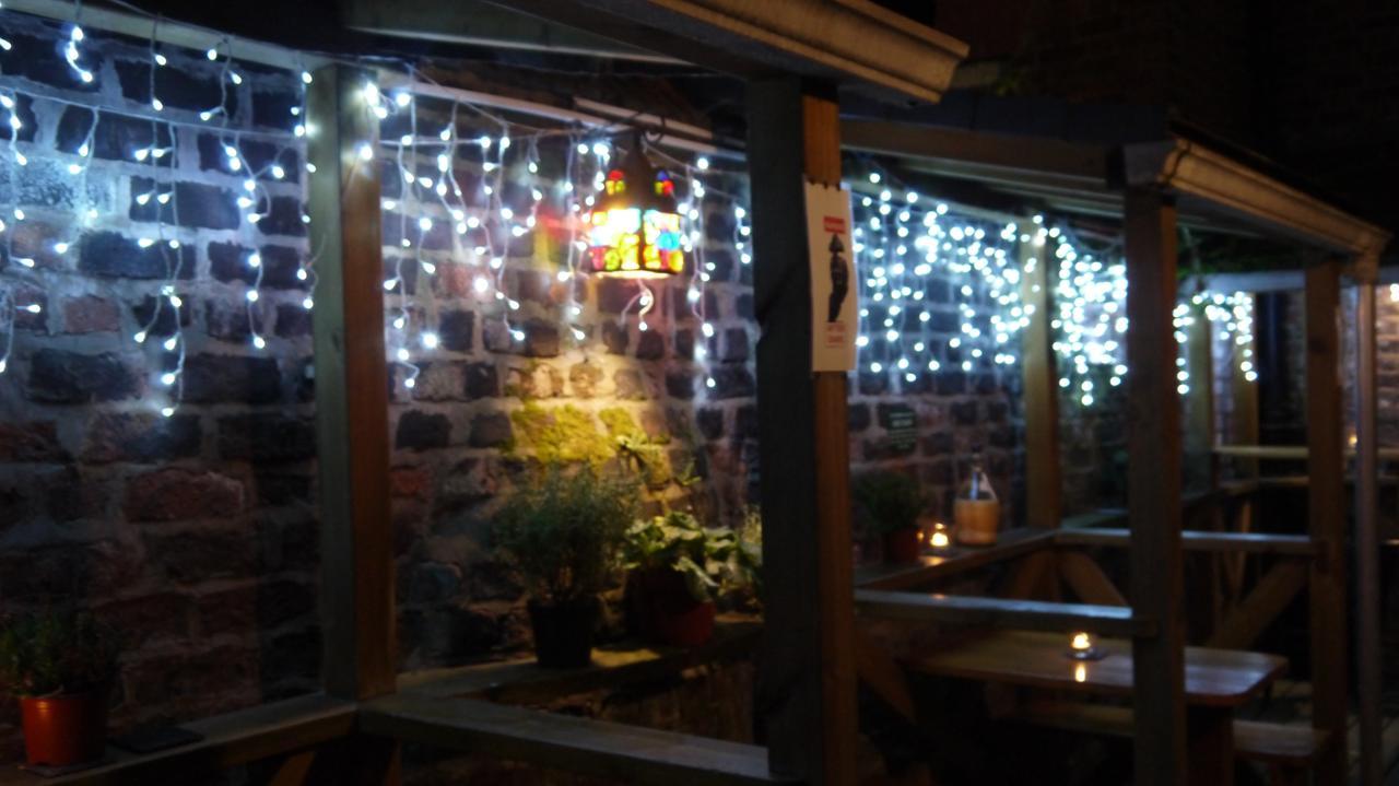 Embassie Backpackers Albergue *